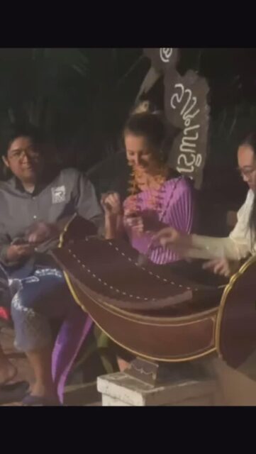 A big thank you to the incredible Coexistence Champions of @cincinnatizoo for spending time with us to co-create powerful educational experiences across our coexistence spaces. 💛  The outcomes are beyond anything we imagined. From capturing the history of Ruam Thai, to sharing the stories of the elephants of Kuiburi National Park, strengthening the Tom Yum production facilities, bringing sensory gardens to life, and designing meaningful activities for visitors of all ages.  We can’t help but go back to the memories we made together. Moments of learning, laughing, creating, and building a future where people and elephants thrive side by side.  Here’s to everything we built… and everything still to come. 🐘✨
#Coexistence #CZBG #CommunityConservation #EducationForConservation